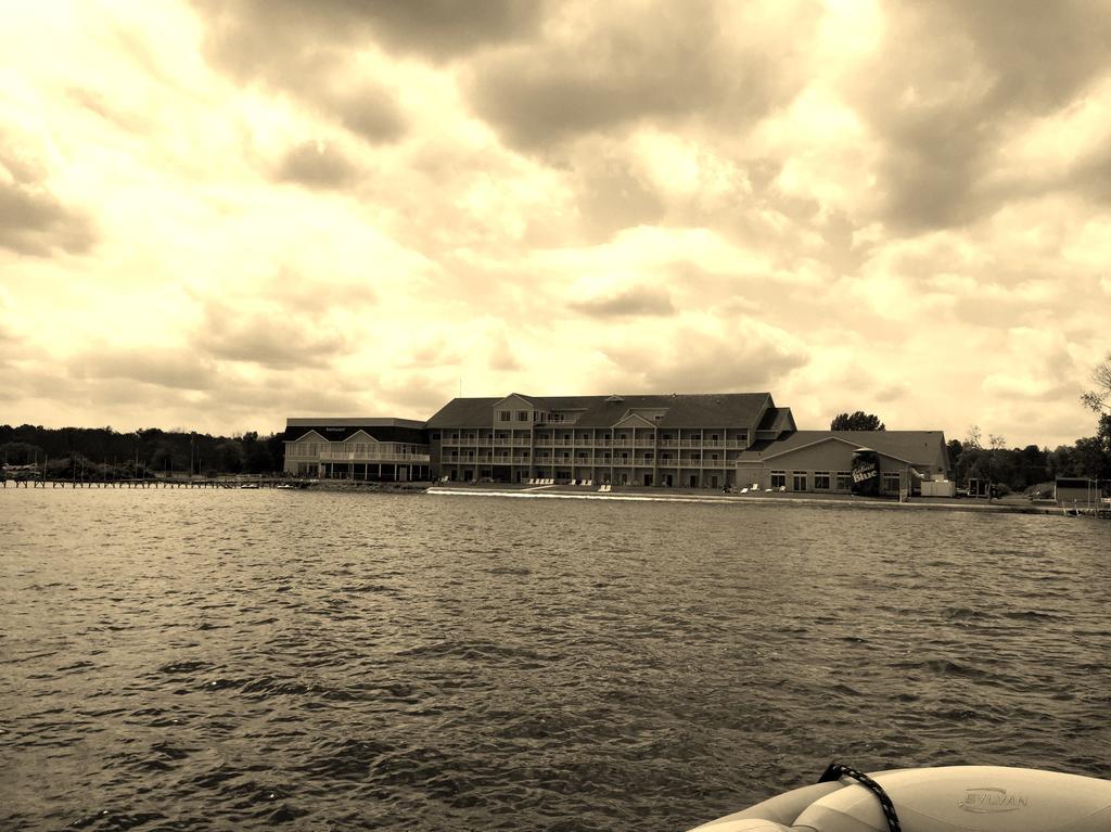 Lakeside Resort & Conference Center 호튼 레이크 외부 사진